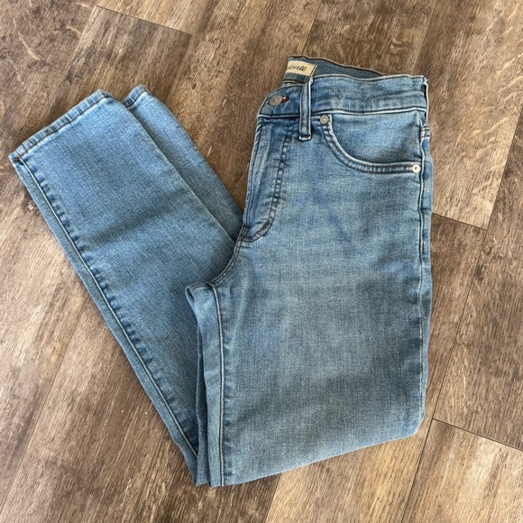 Madewell High-Rise The Perfect Vintage Straight Leg Jean - Alderton Wash - Picture 6 of 16
